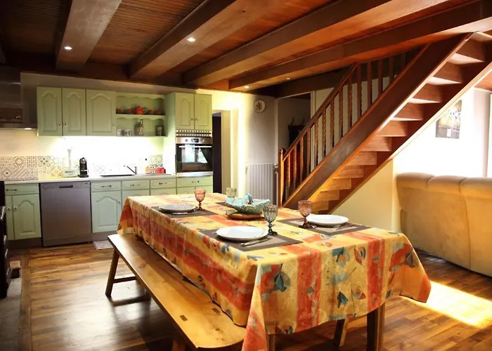 Avec Jardin Pour 6 Pers Pres De Salers Nature & Puy Mary * Le Vigan (Lot)